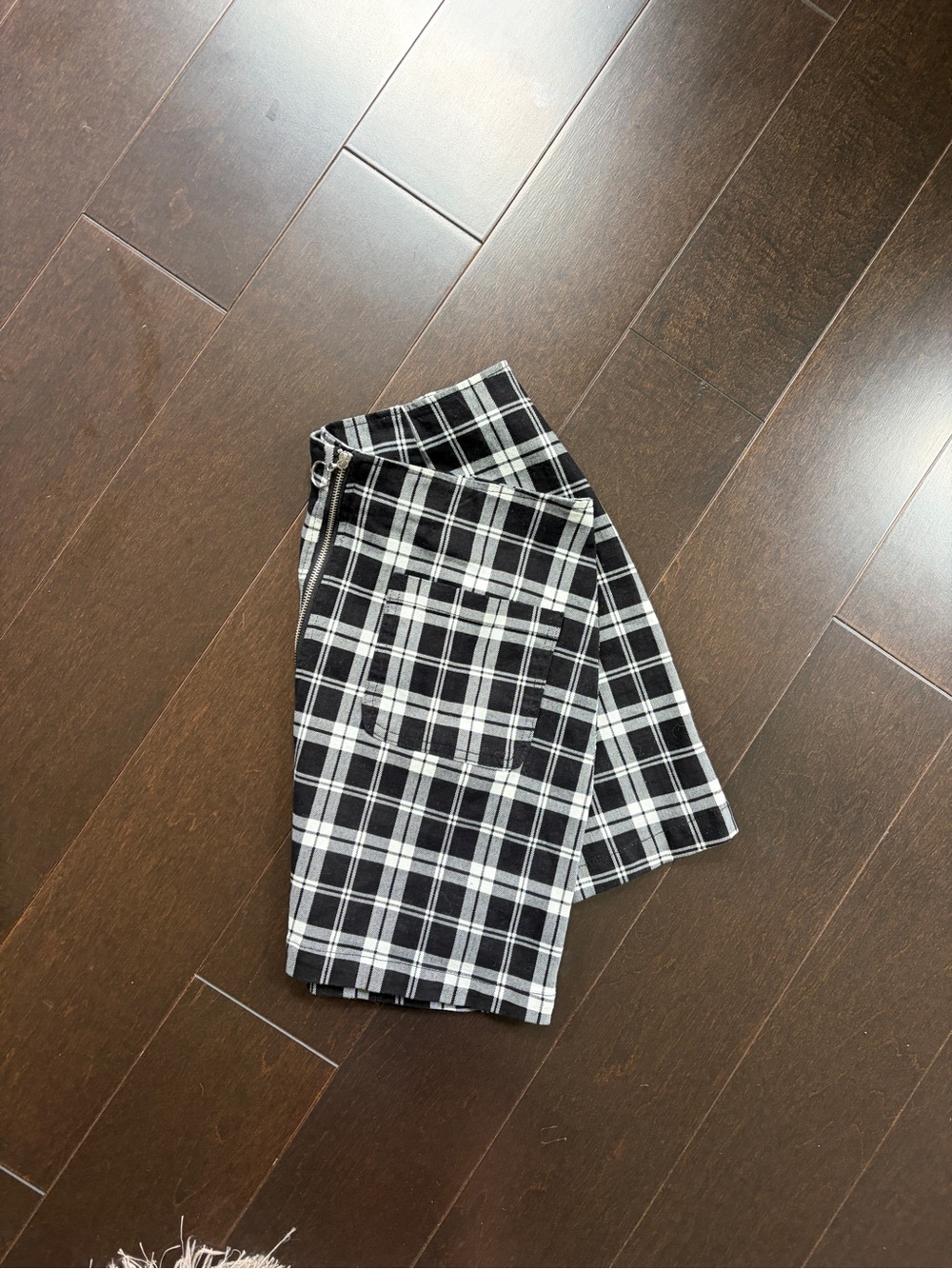 Black & White Plaid Mini Skirt with Front Pockets/Zipper